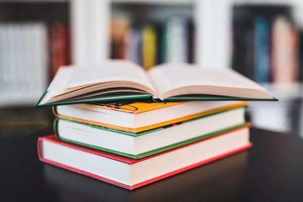 rappresentazione di libri scolastici